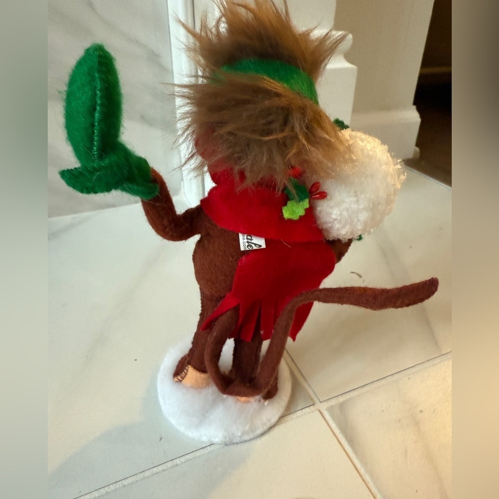 Annalee Christmas Monkey with Snowball - Picture 2 of 2